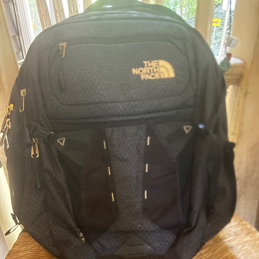 The North Face Recon Flexvent backpack